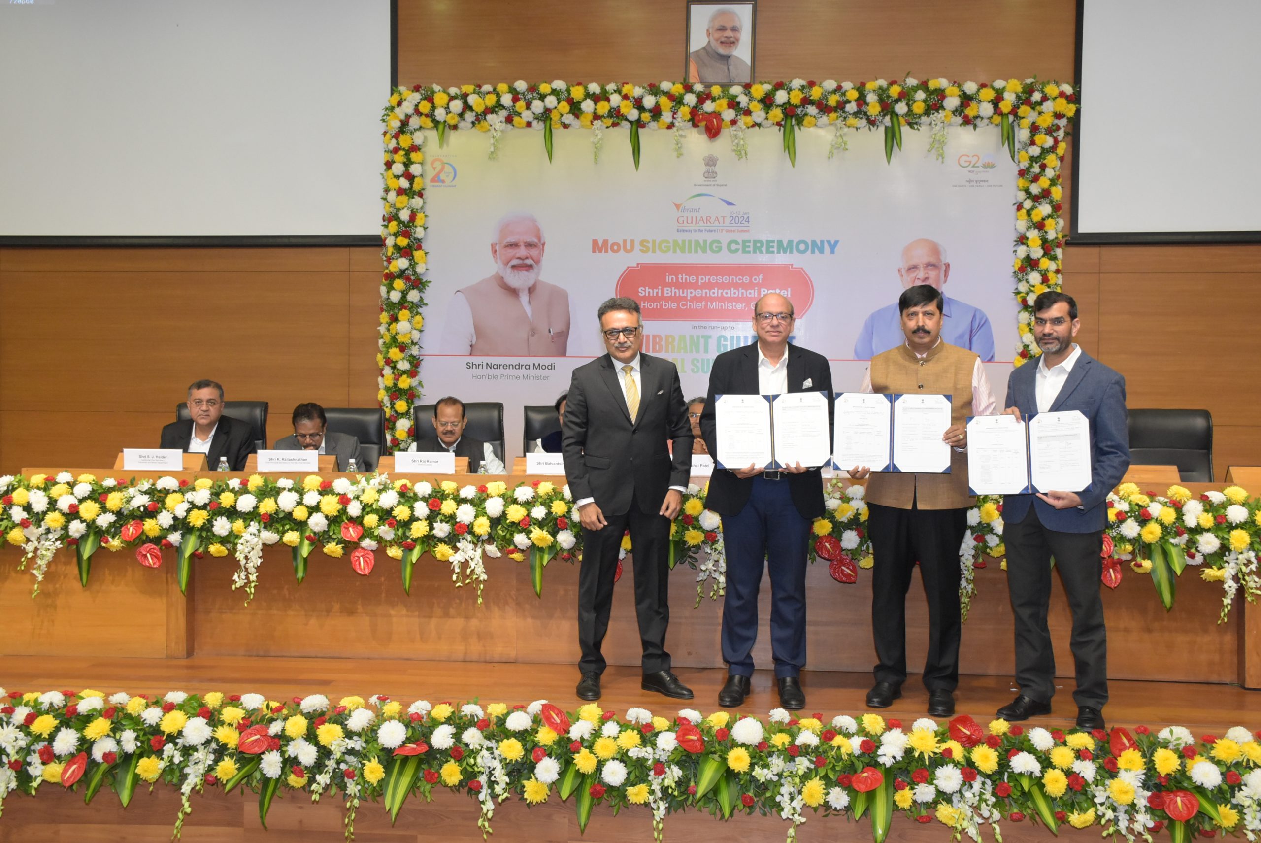 Essar signs three MoUs with Gujarat Govt totaling Rs 55,000 Crore in Energy Transition, Power, and Ports Sectors