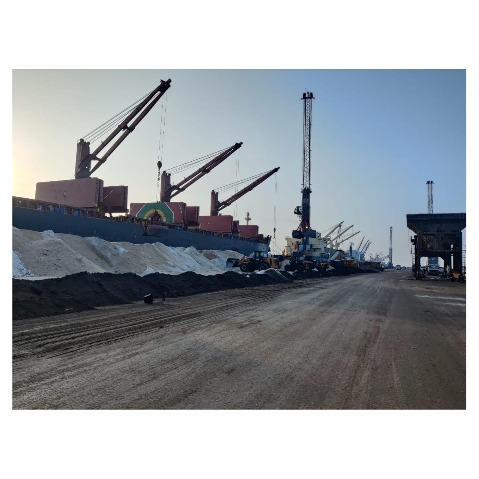 Deendayal Port Authority, Kandla Sets New Record for Salt Handling, Surpasses All-Time High