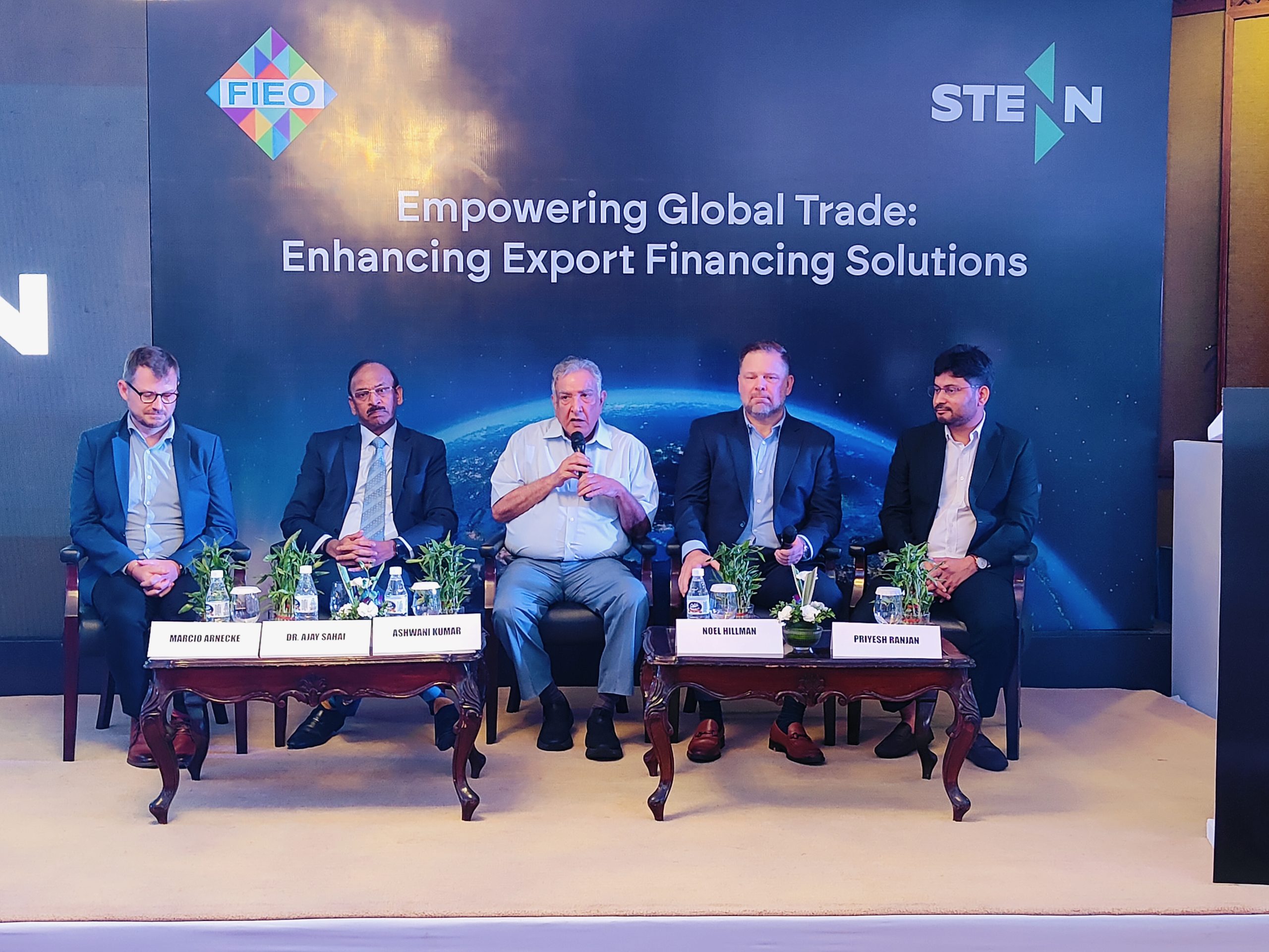 Mr Ashwani Kumar, President, FIEO (Center); on his right, Dr Ajay Sahai DG and CEO, FIEO, Mr Marcio Arnecke, Chief Marketing Officer, Stenn; on his left, Mr Noel Hillman, Chief Commercial Officer, Stenn and Mr Priyesh Ranjan, Senior Director Sales & Partnership (India), Stenn.