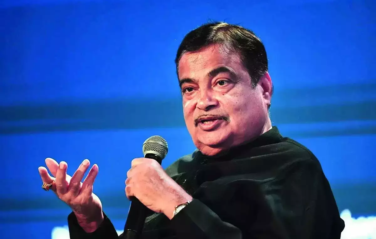Nitin Gadkari moots 10,000 Water Taxis to connect Mumbai suburbs with New Airport