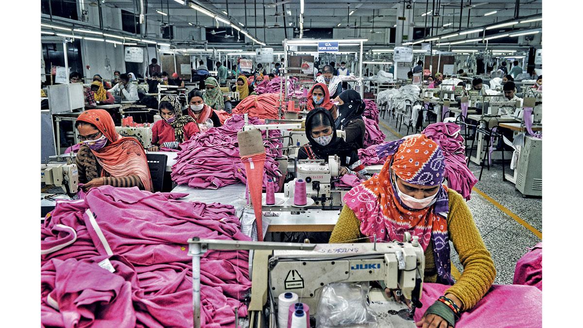 Govt considers minimum import price extension for textile products