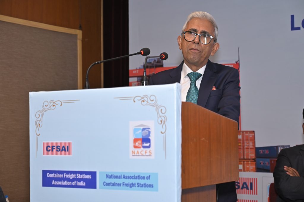 Shri. Umesh Grover Secretary General, CFSAI made a crisp presentation on CFS:ICD