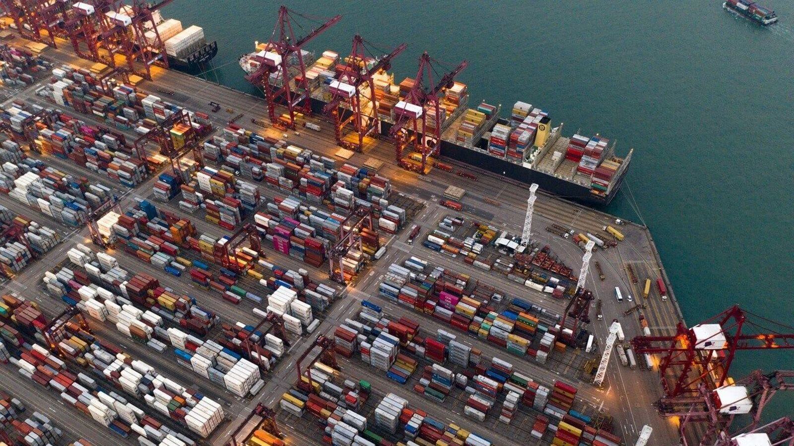 India&rsquo;s merchandise exports forecast to reach $124.8 billion in Q4FY25: Export Import Bank of India