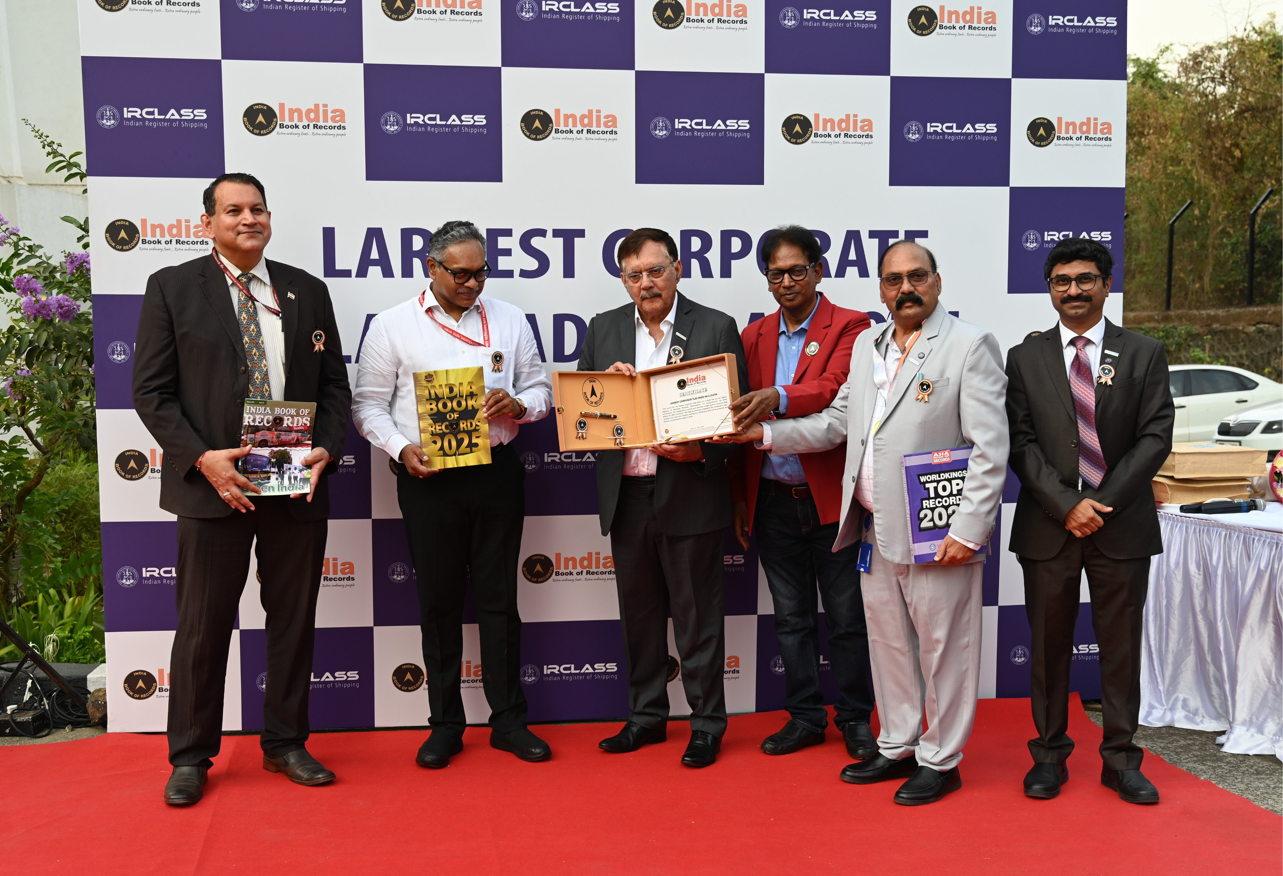 Indian Register of Shipping sets Indian Record for Largest Corporate Flag Made on Cloth